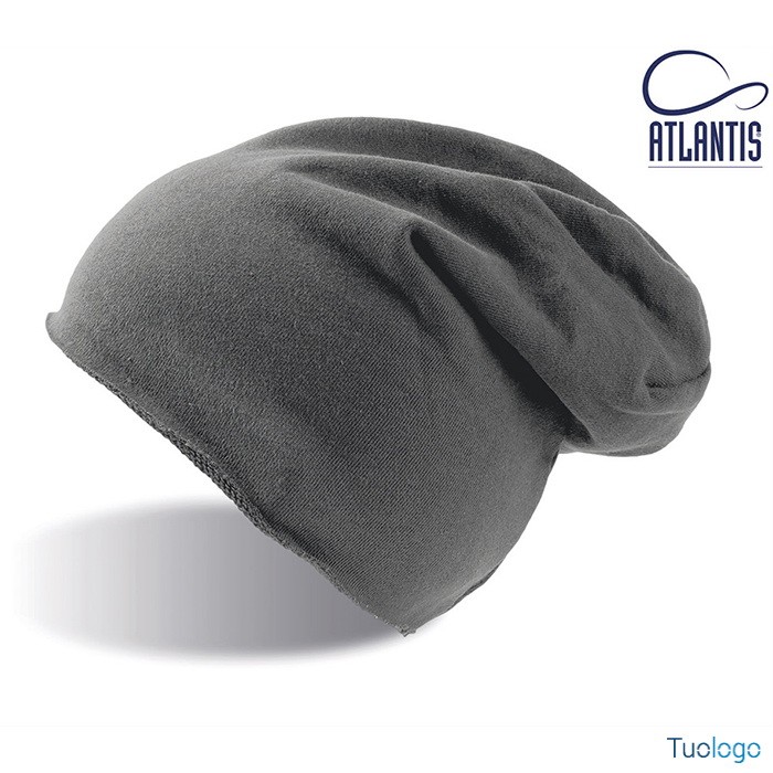 Cuffia verde lime oversize con orlo tagliato a vivo su sfondo bianco