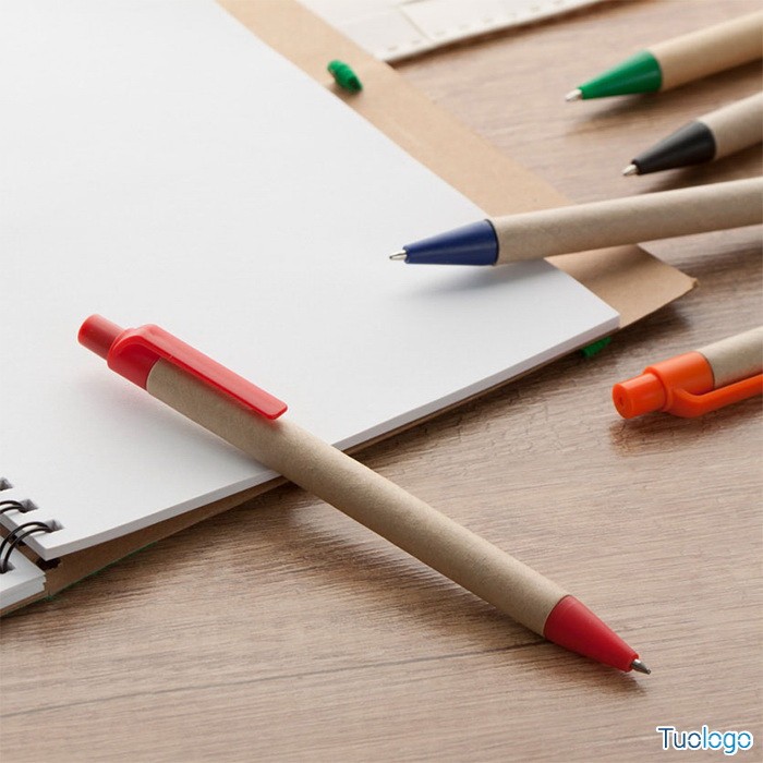 Penna a sfera gialla in cartone e plastica riciclata