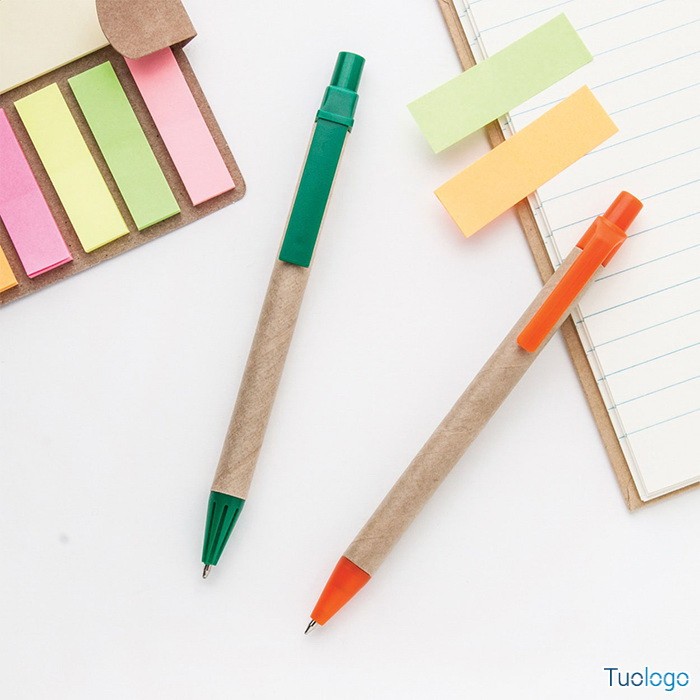 Penna a sfera bianca in cartone e plastica riciclata