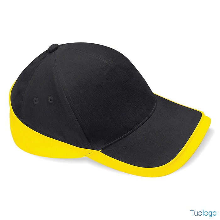 Cappellino con visiera a due colori nero e giallo fluo diviso da linea gialla fluo